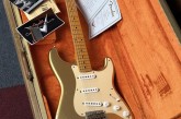 Fender Custom Shop 1955 Stratocaster Relic HLE Gold-17.jpg